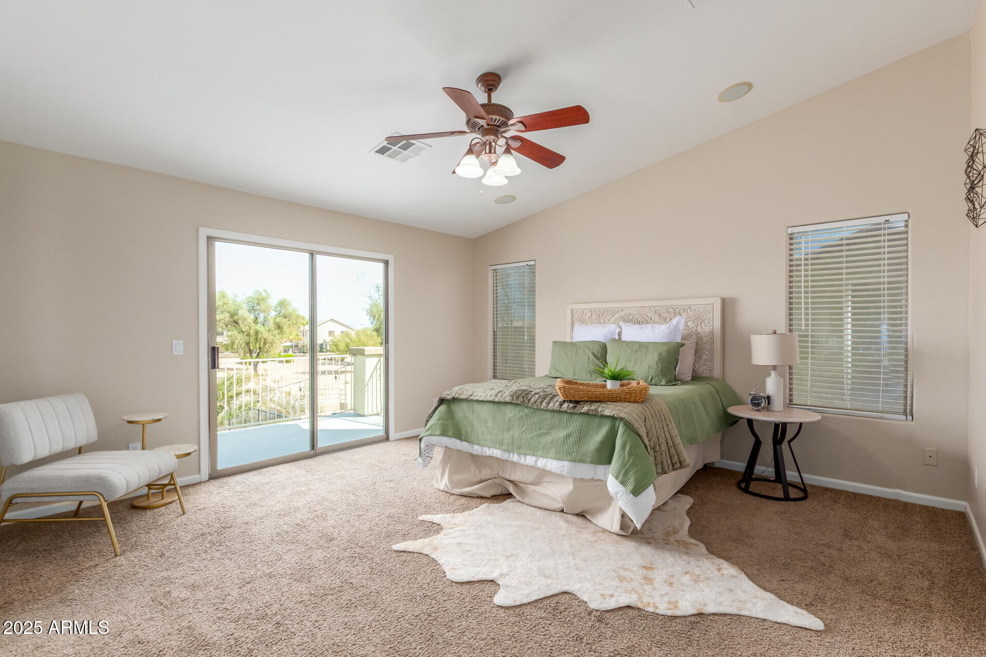 110 W YELLOW BEE Drive