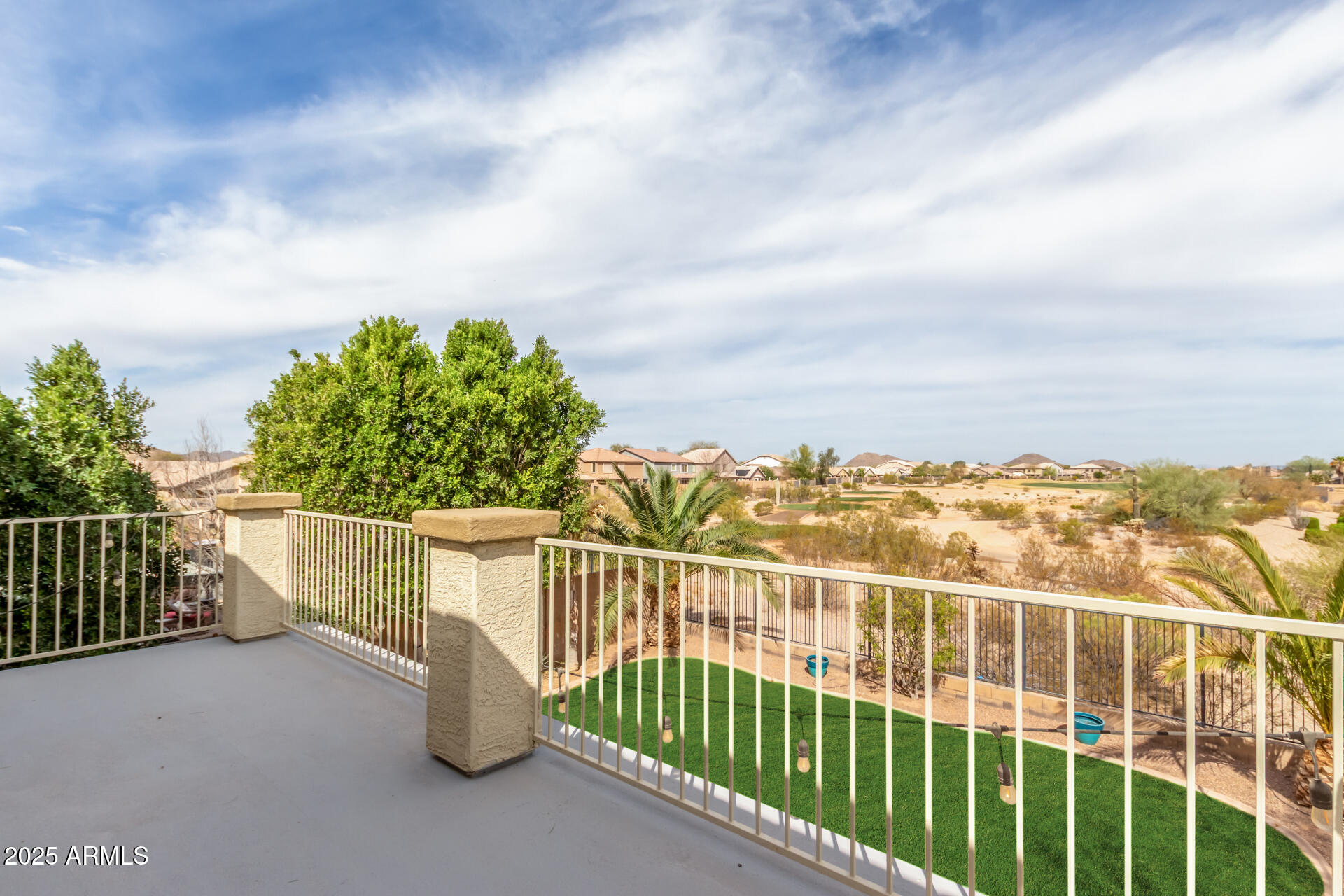 110 W YELLOW BEE Drive