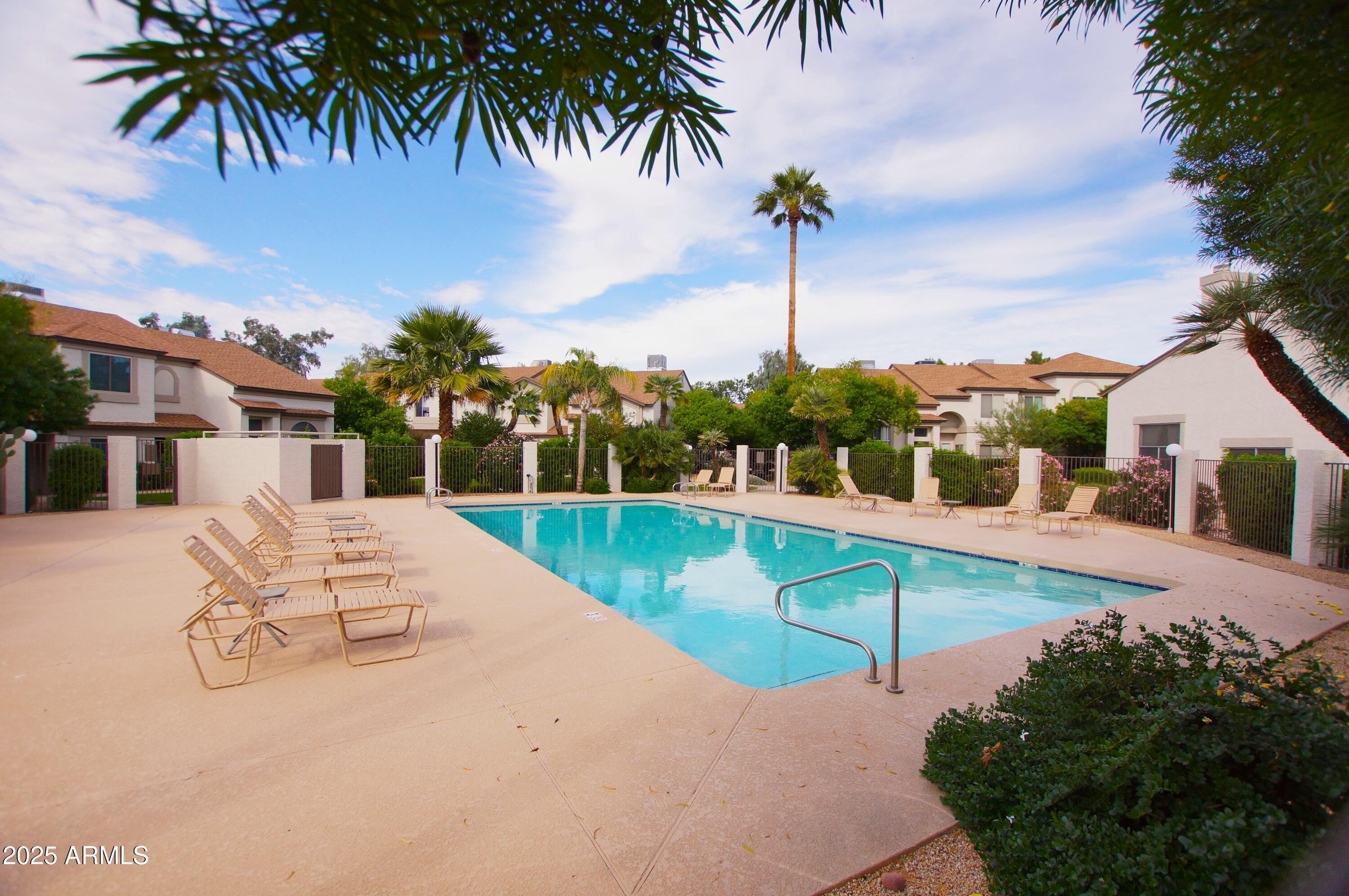 4114 E UNION HILLS Drive 1012