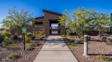 5844 S HASSETT