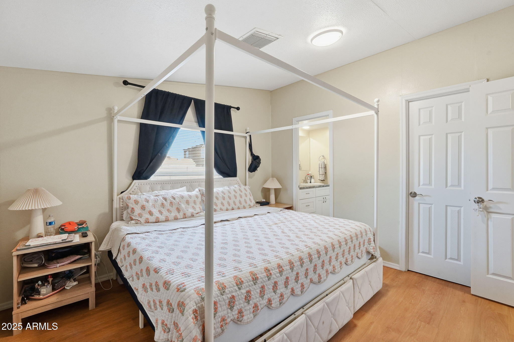 549 E MCKELLIPS Road 44