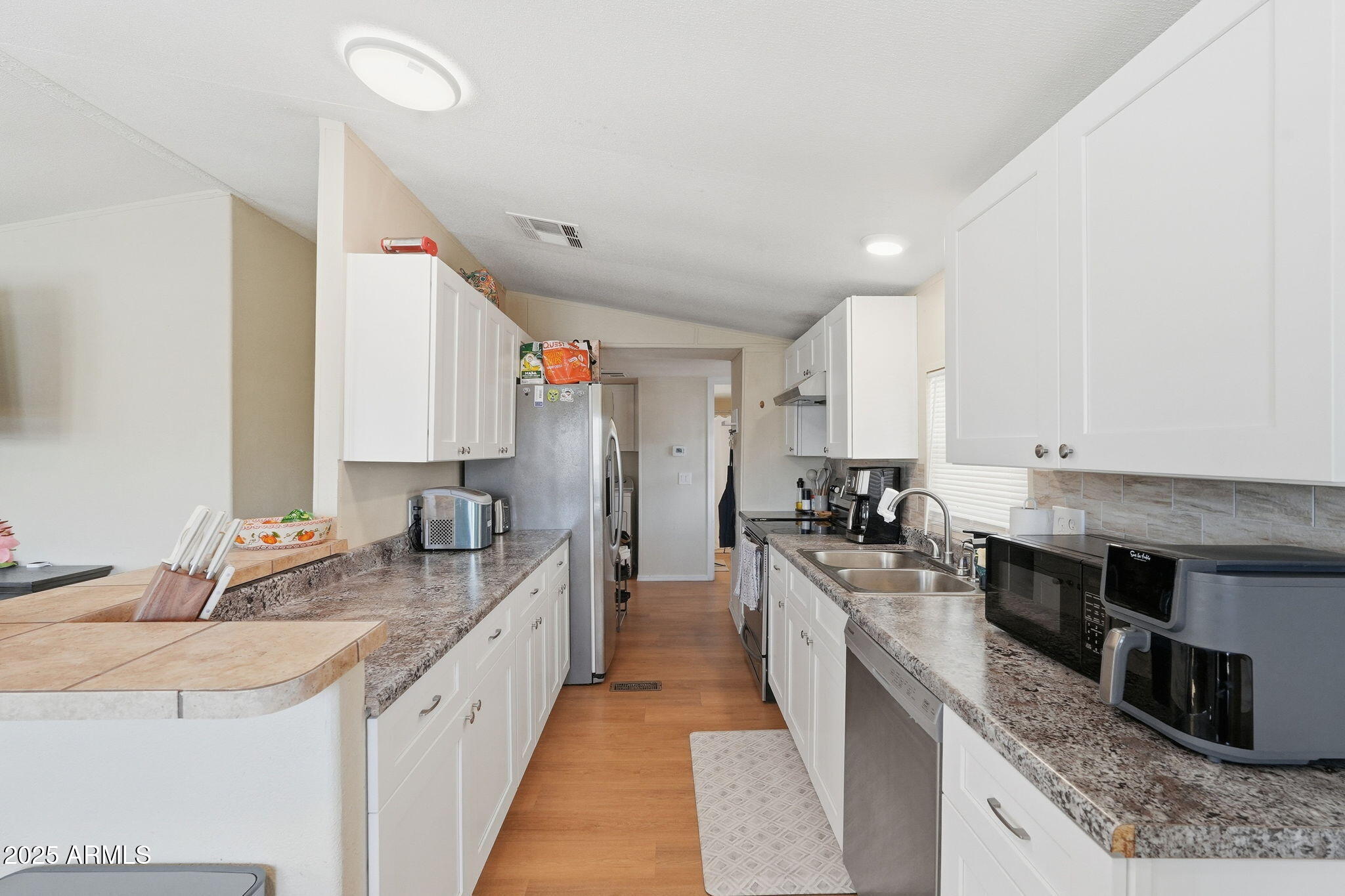 549 E MCKELLIPS Road 44