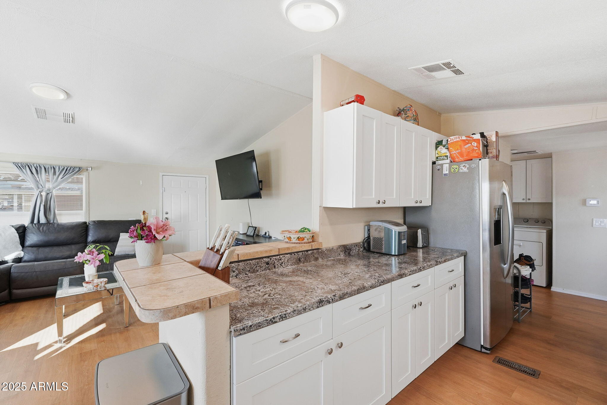 549 E MCKELLIPS Road 44