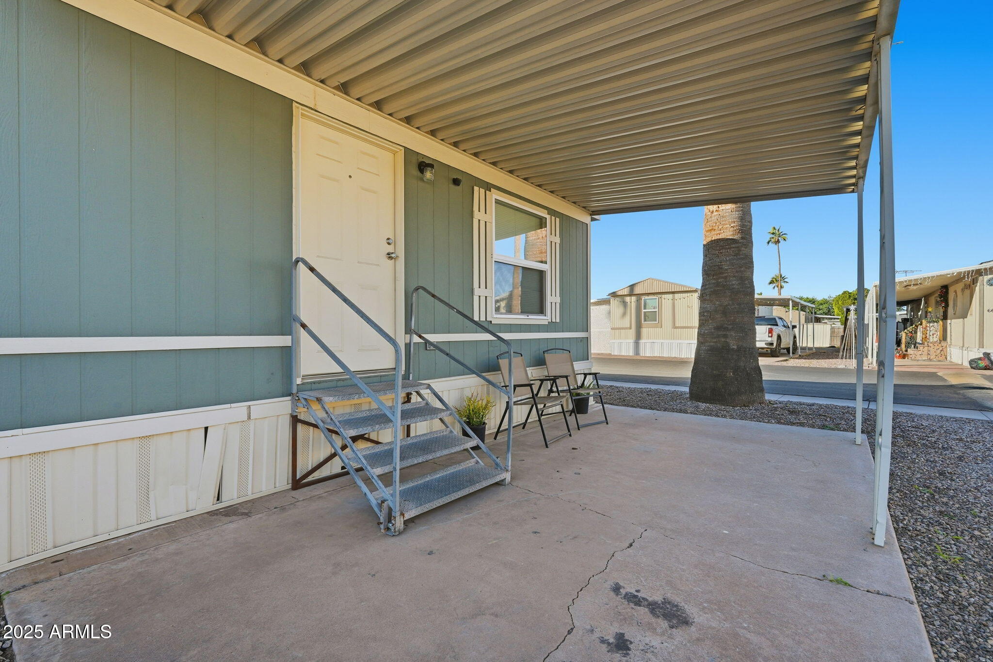 549 E MCKELLIPS Road 44