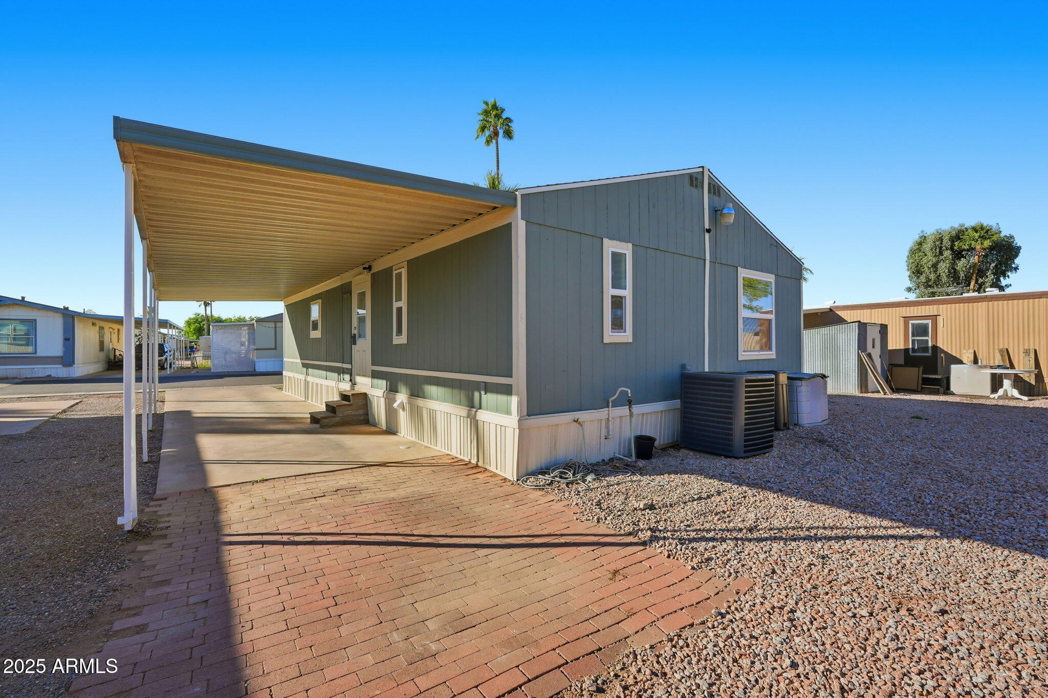 549 E MCKELLIPS Road 44