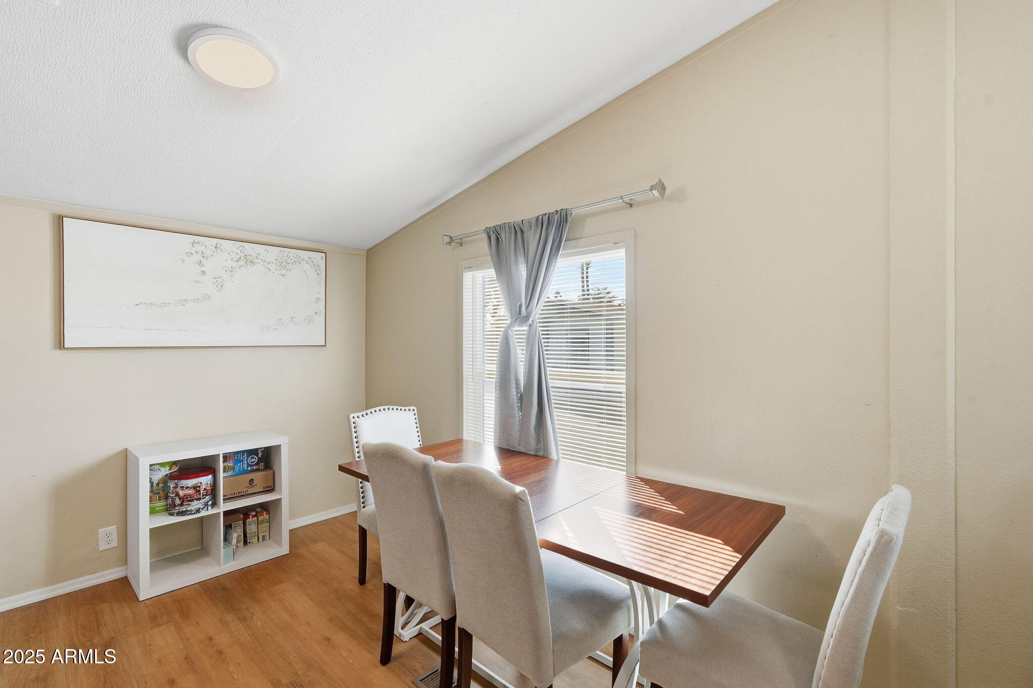 549 E MCKELLIPS Road 44