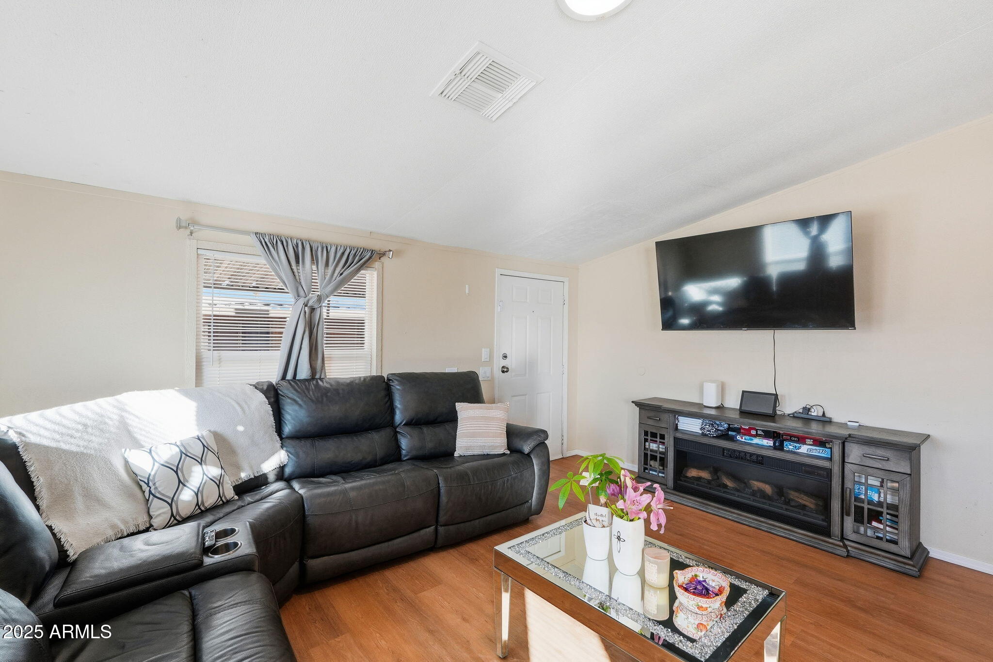 549 E MCKELLIPS Road 44