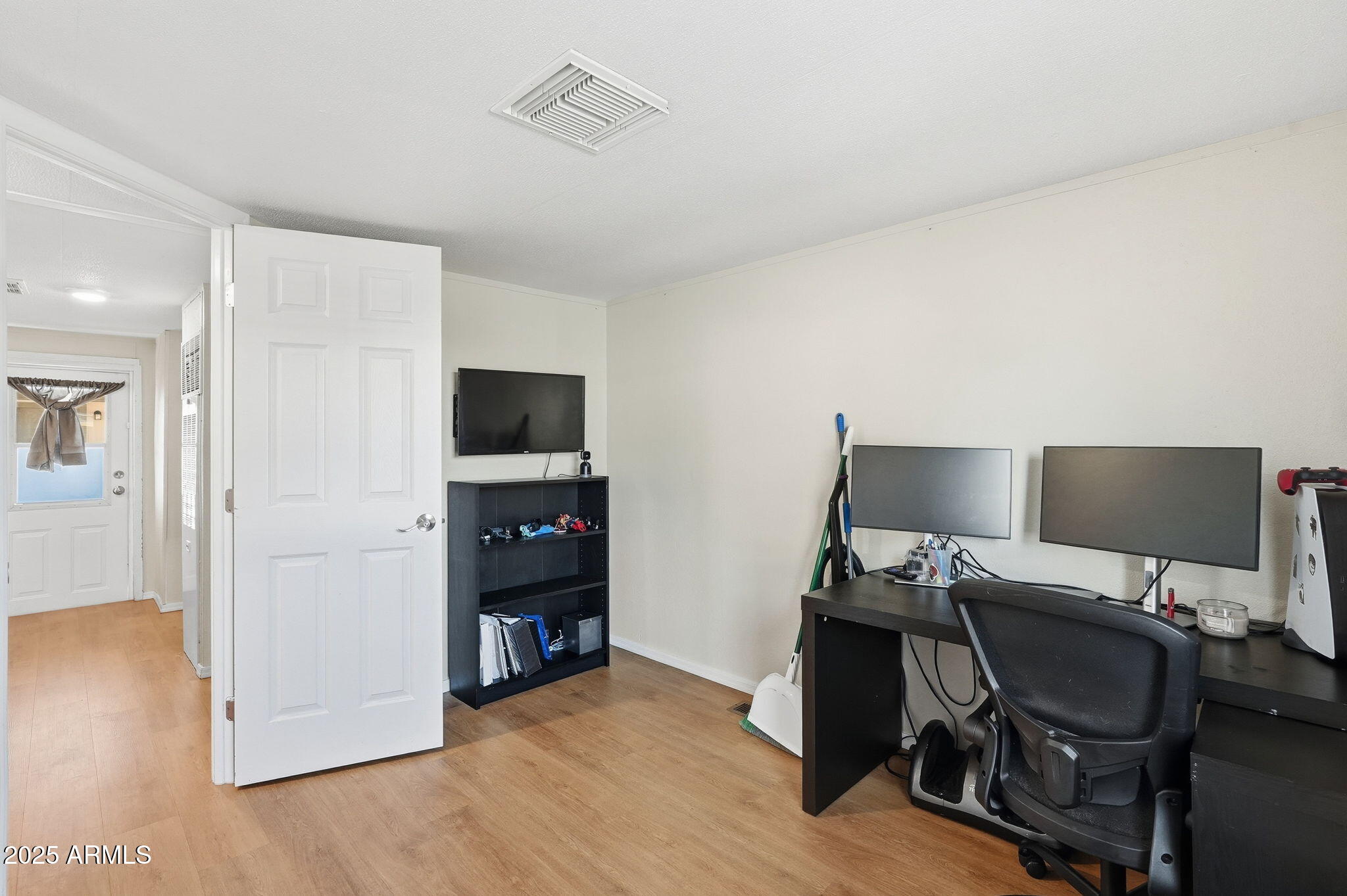 549 E MCKELLIPS Road 44