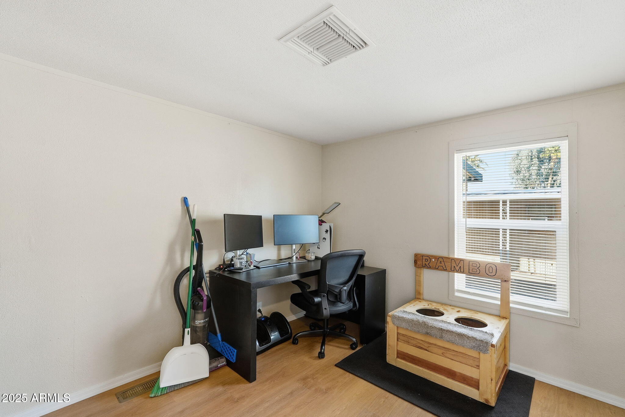 549 E MCKELLIPS Road 44