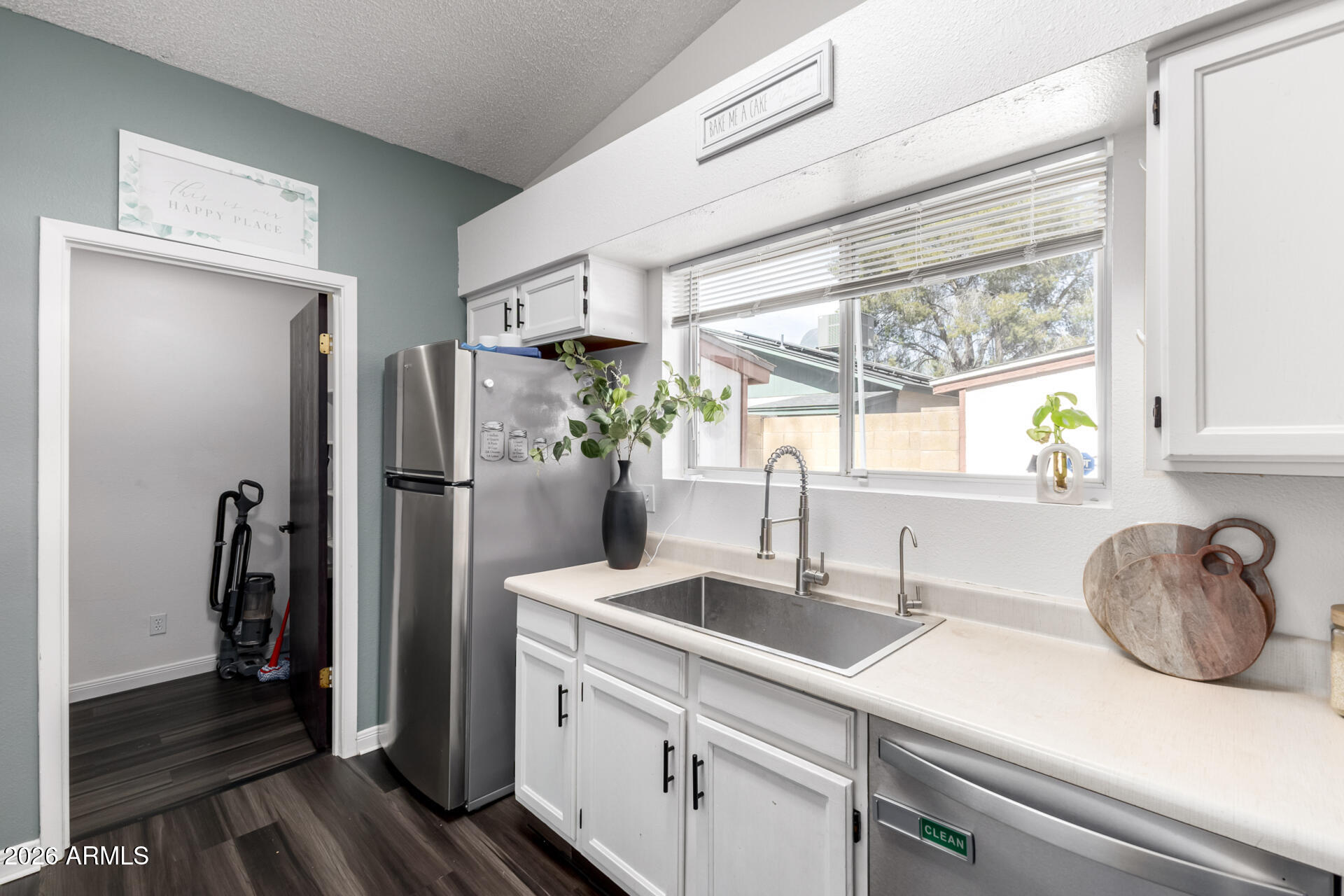 876 S NEBRASKA Street 9