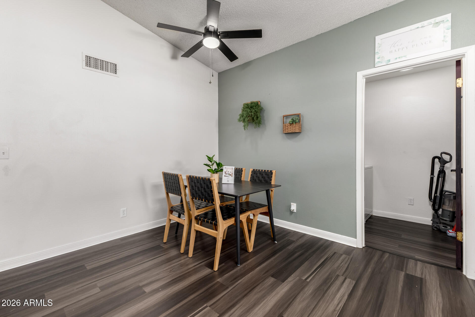 876 S NEBRASKA Street 9