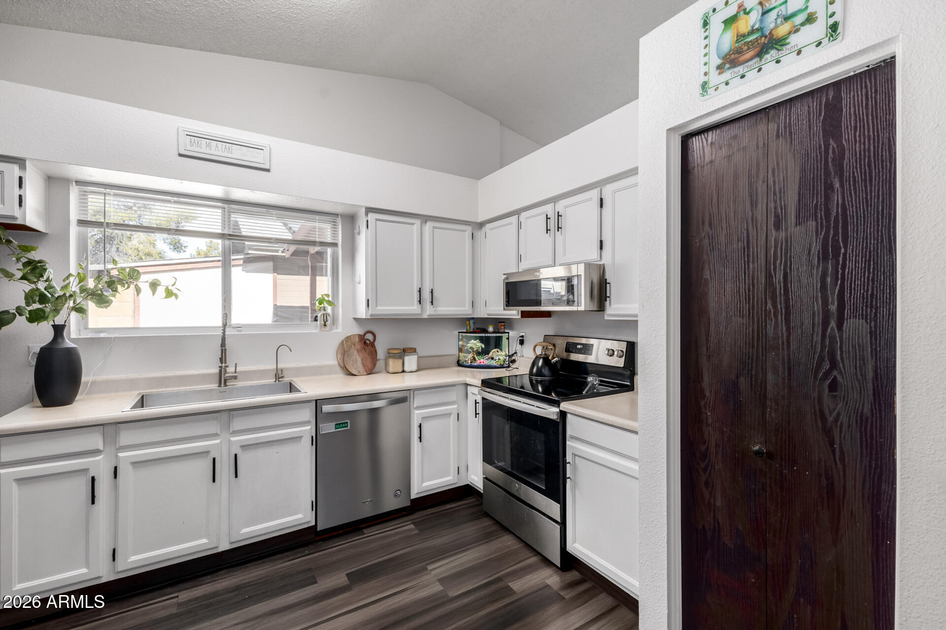 876 S NEBRASKA Street 9