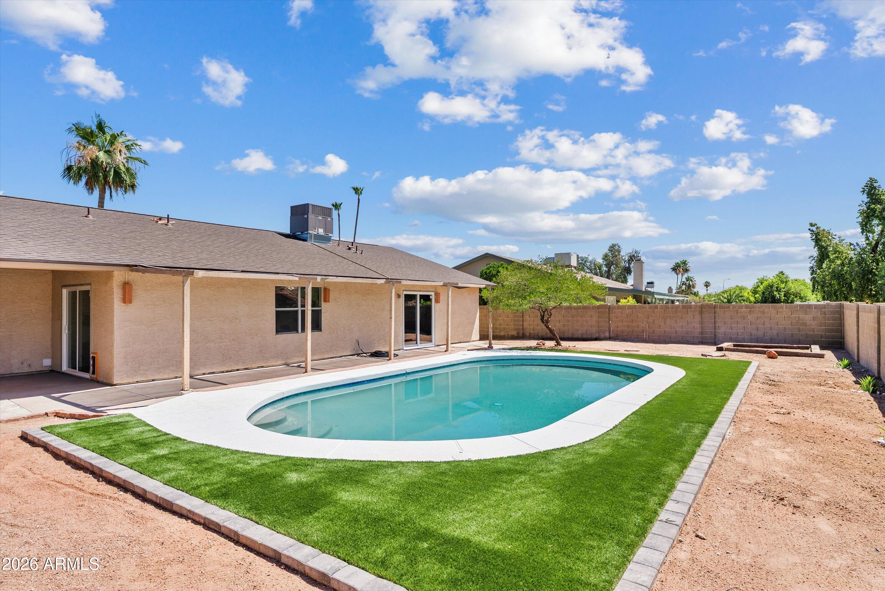 4131 E AHWATUKEE Drive