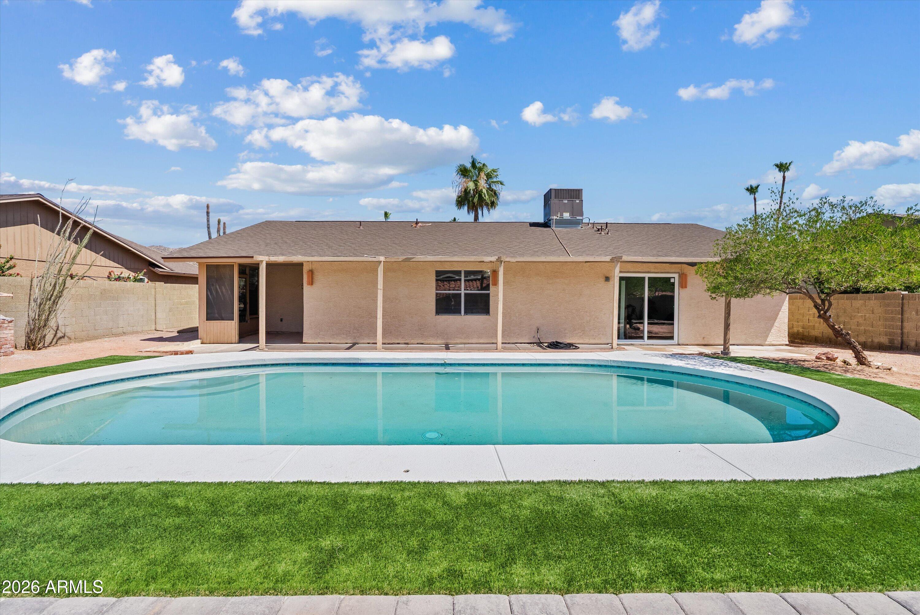 4131 E AHWATUKEE Drive