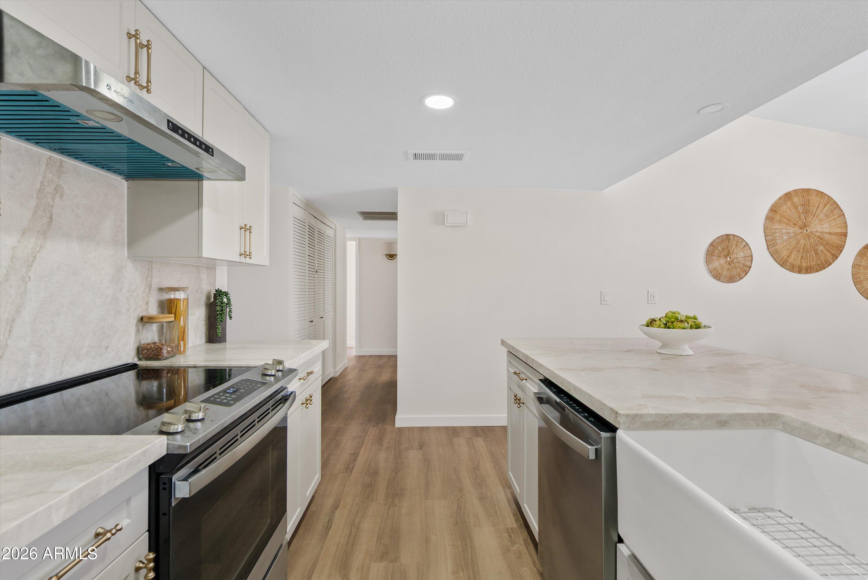 4131 E AHWATUKEE Drive