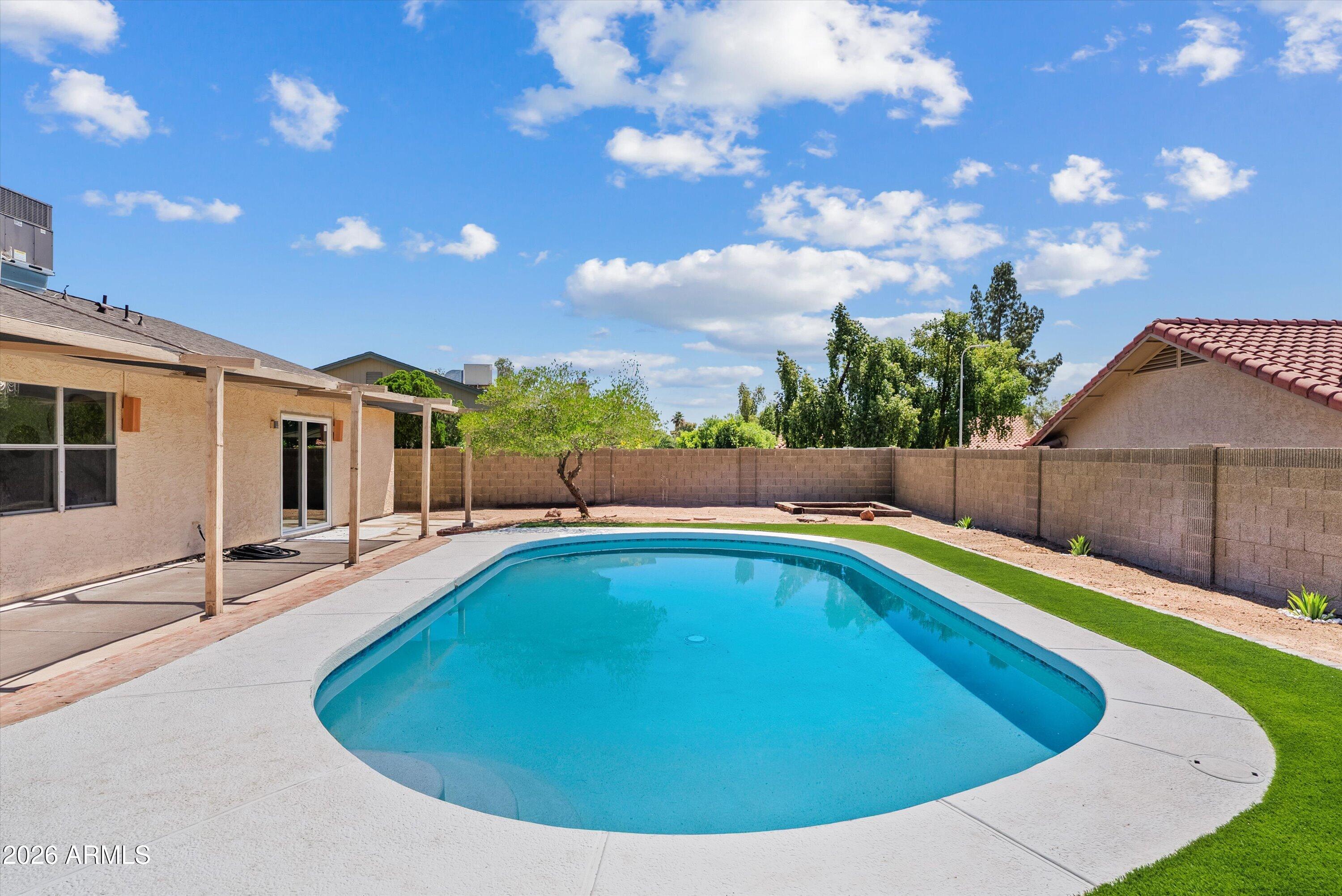 4131 E AHWATUKEE Drive