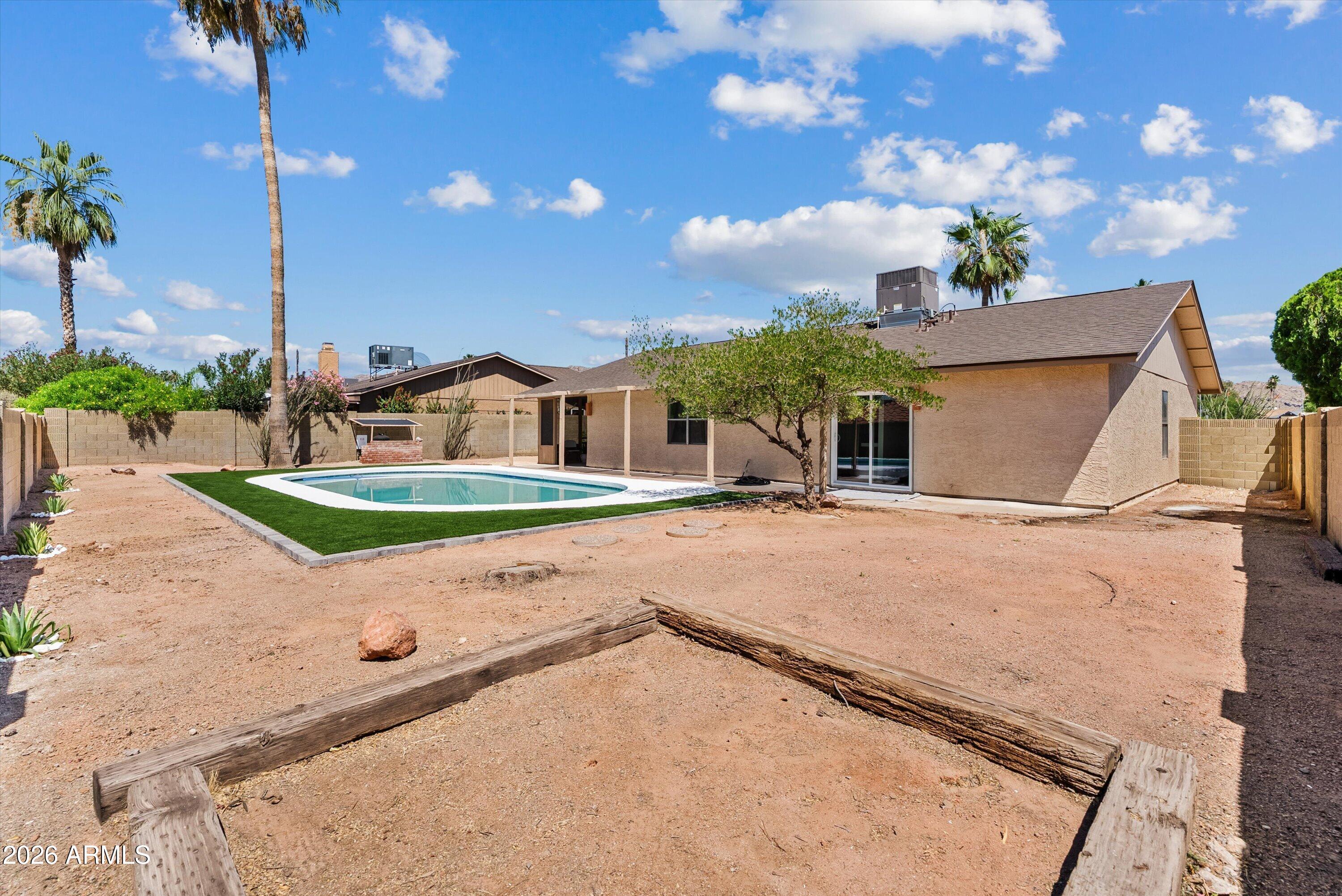 4131 E AHWATUKEE Drive