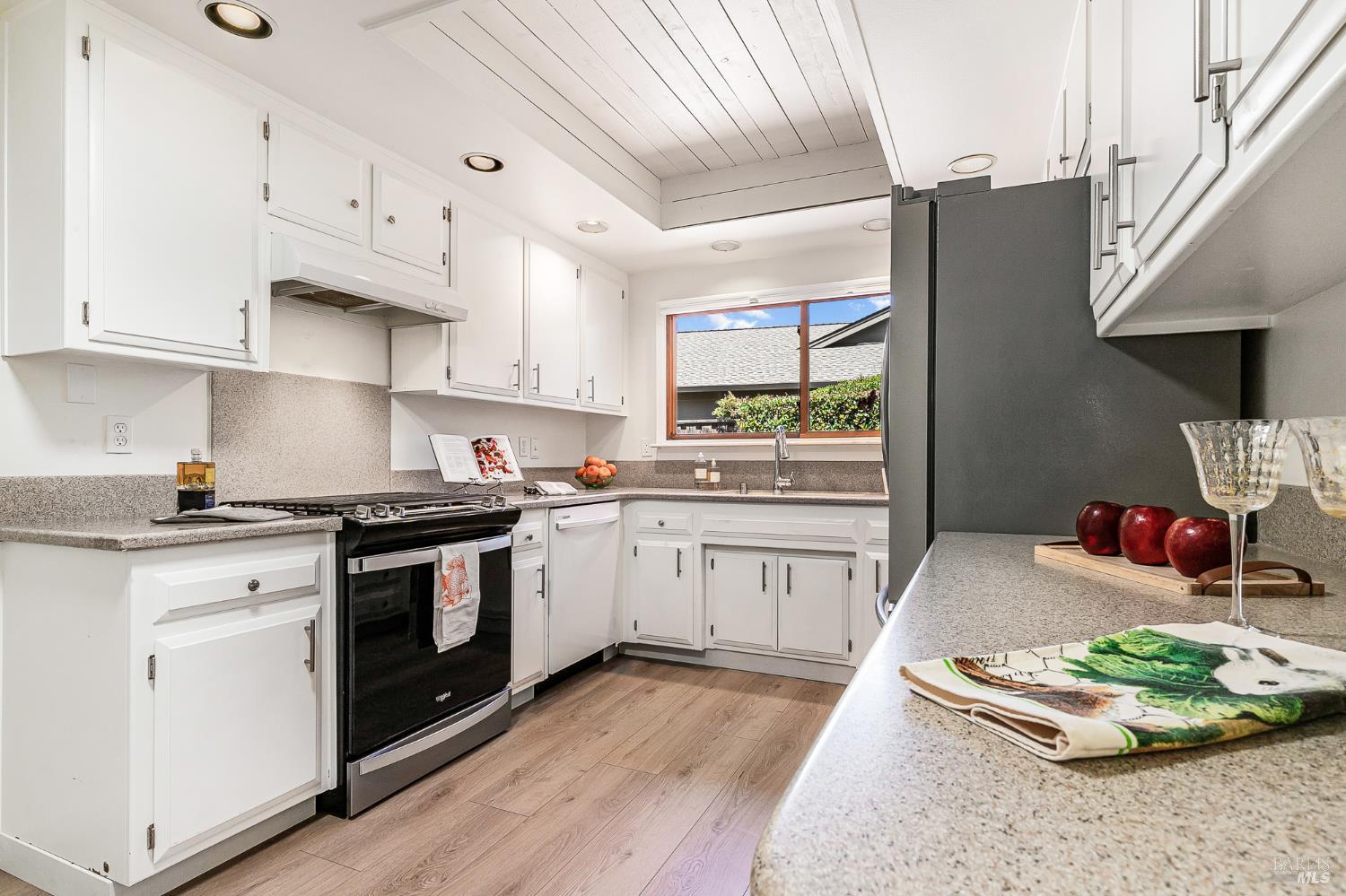 8850 Oak Trail Drive