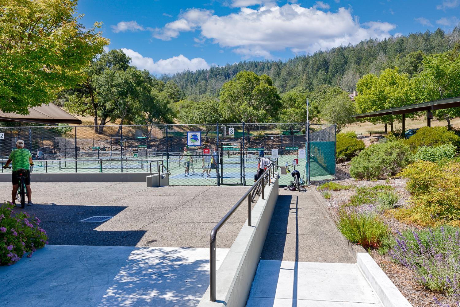 8850 Oak Trail Drive