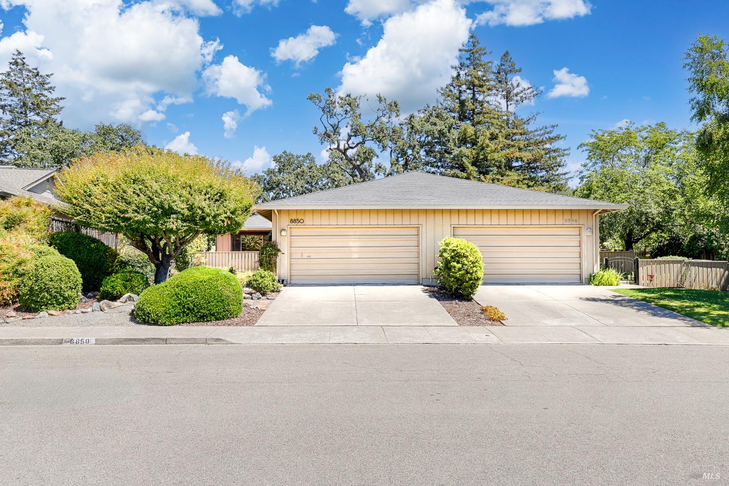 8850 Oak Trail Drive