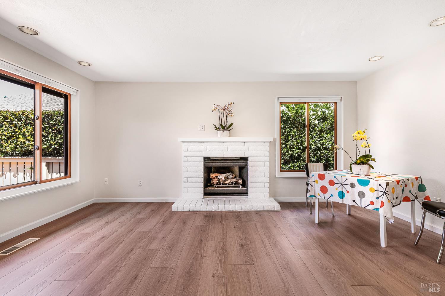 8850 Oak Trail Drive