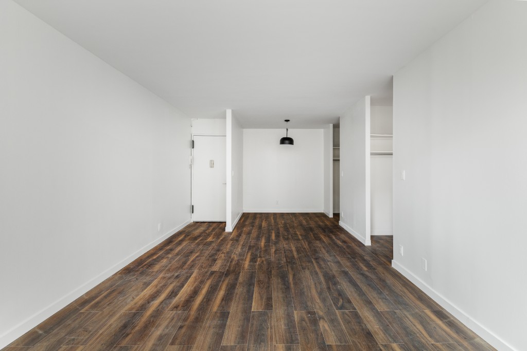 212 E 47th Street 8A