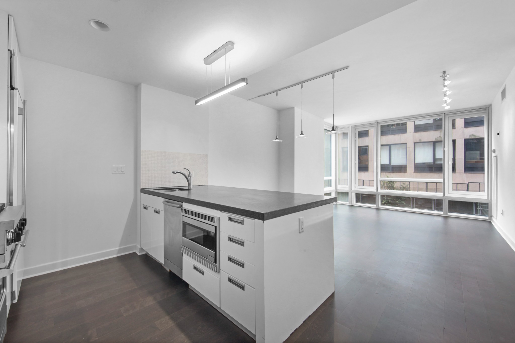 261 W 28th Street 2D