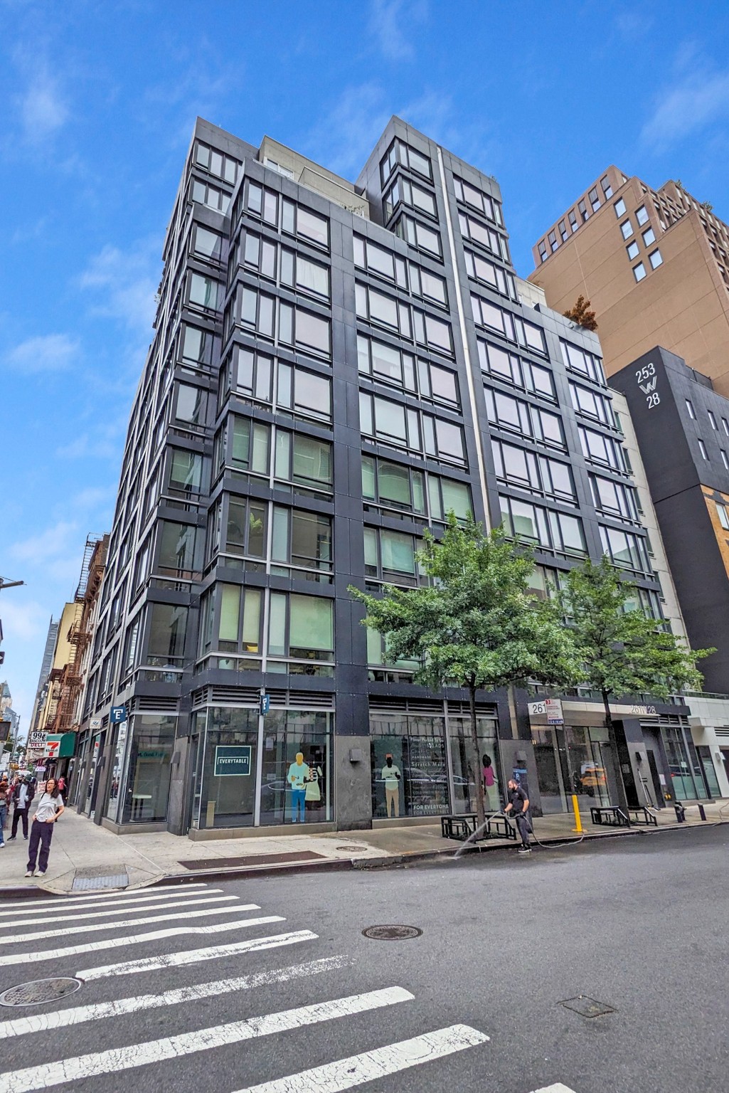 261 W 28th Street 2D