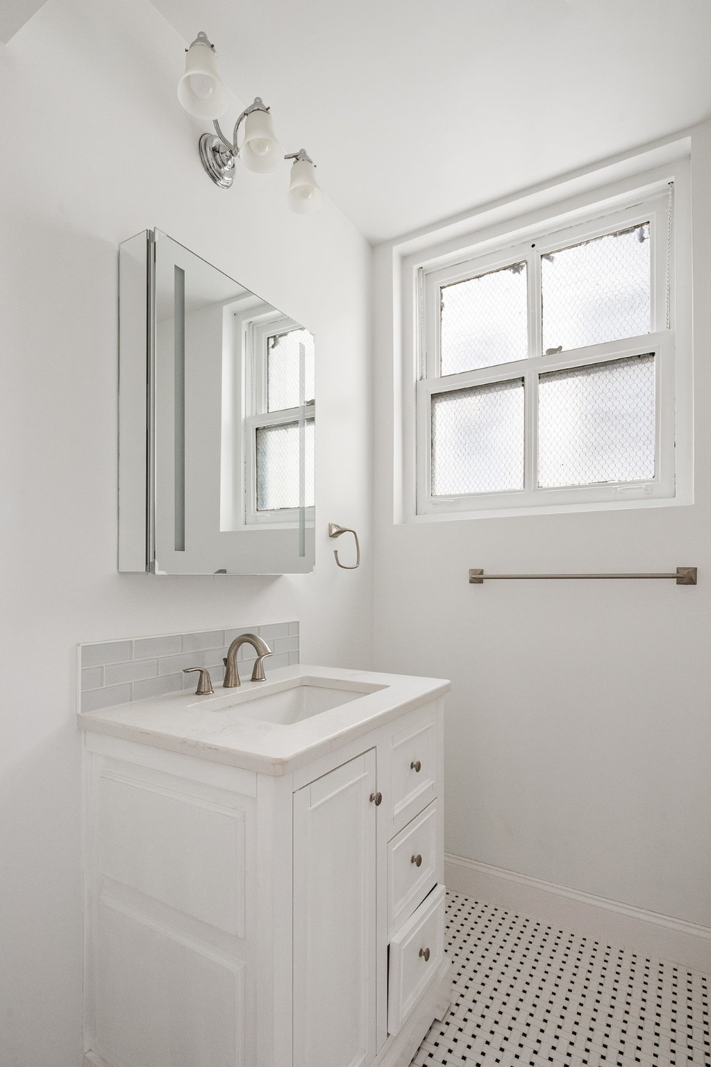 127 E 69th Street Unit 4