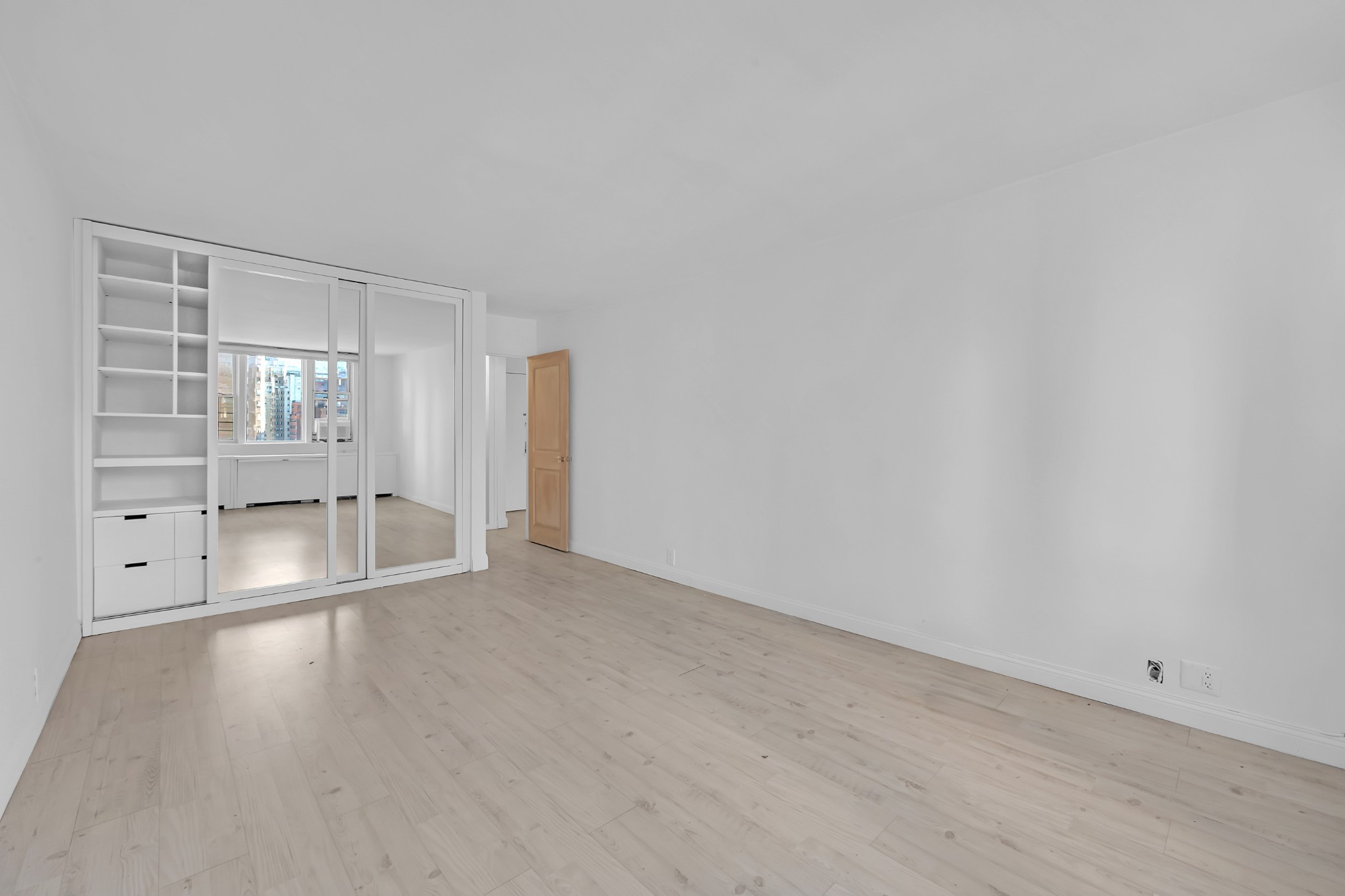 201 E 36th Street 15D