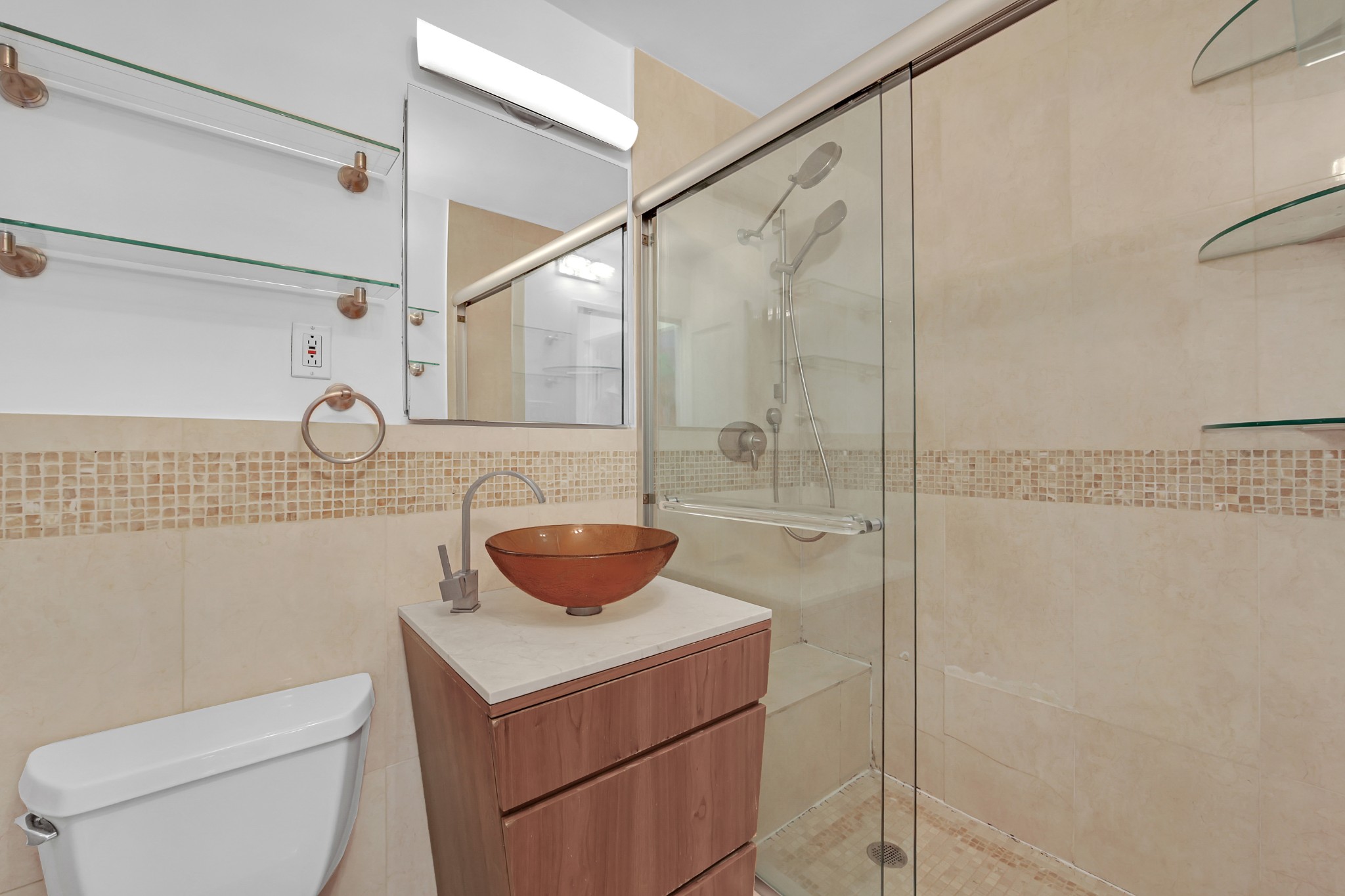 201 E 36th Street 15D