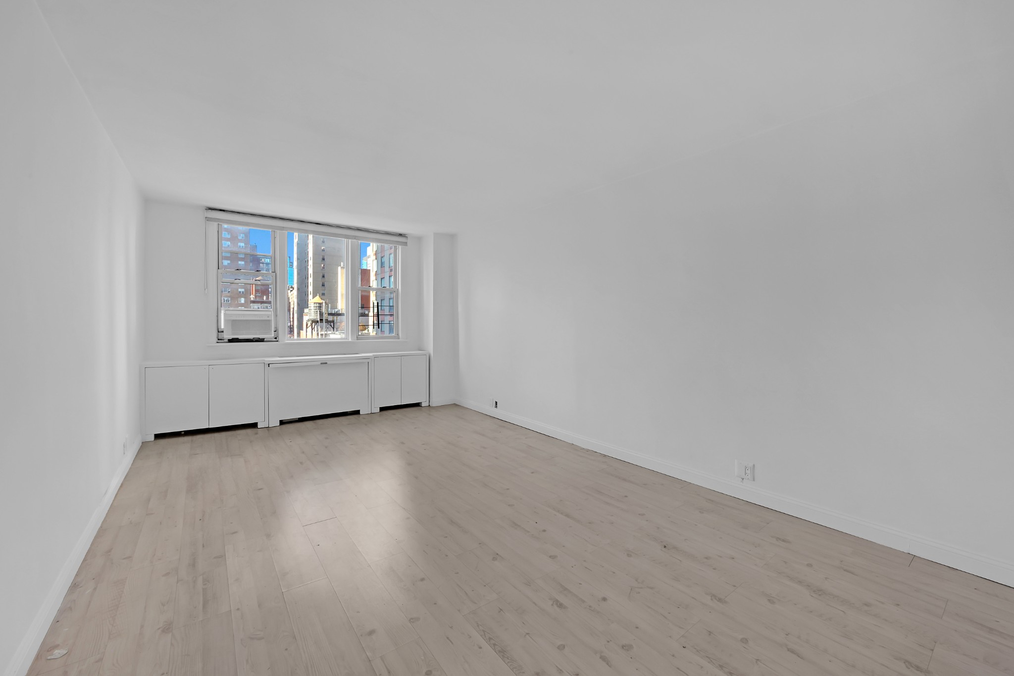 201 E 36th Street 15D