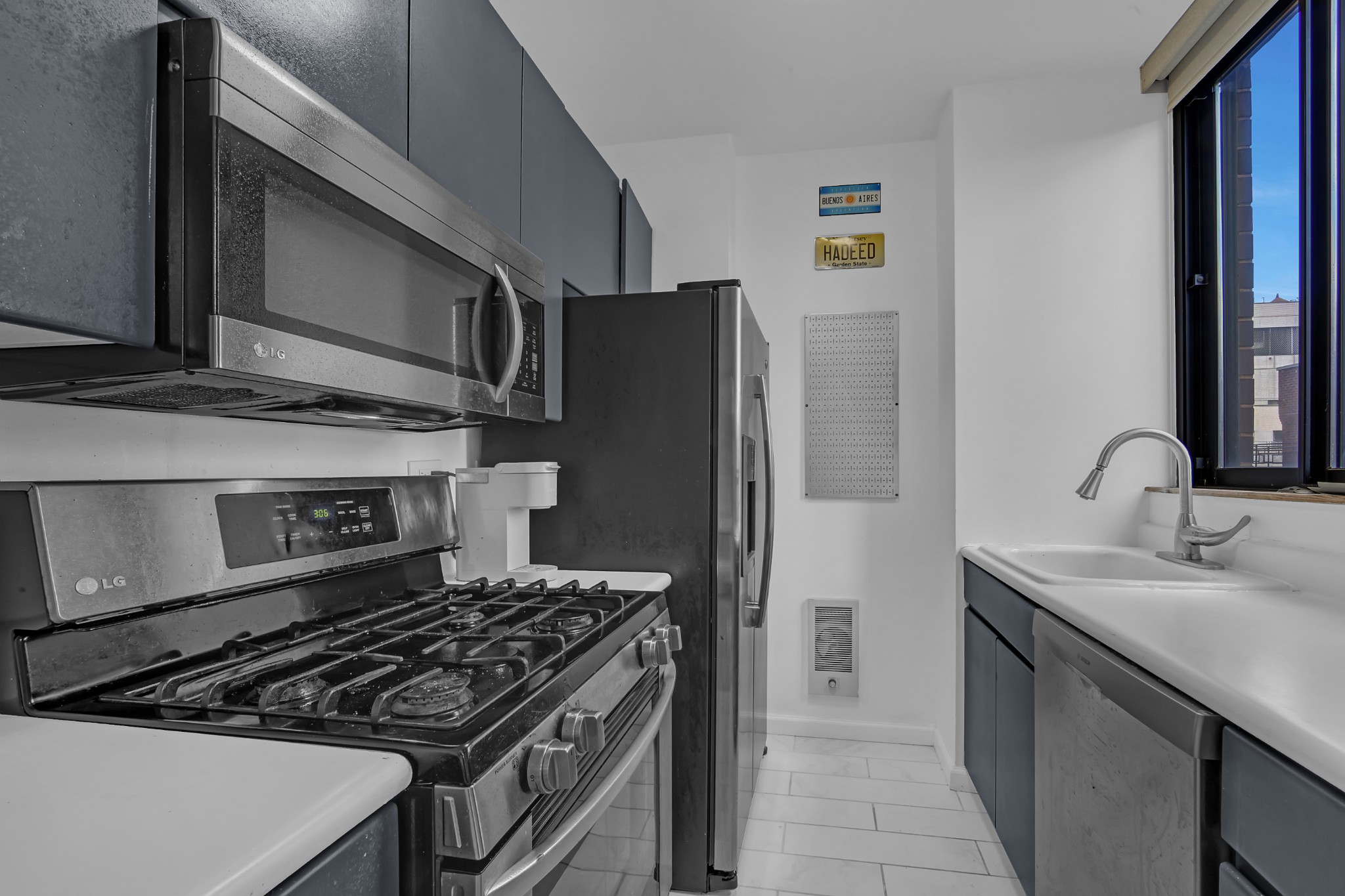 304 E 65th Street 11C