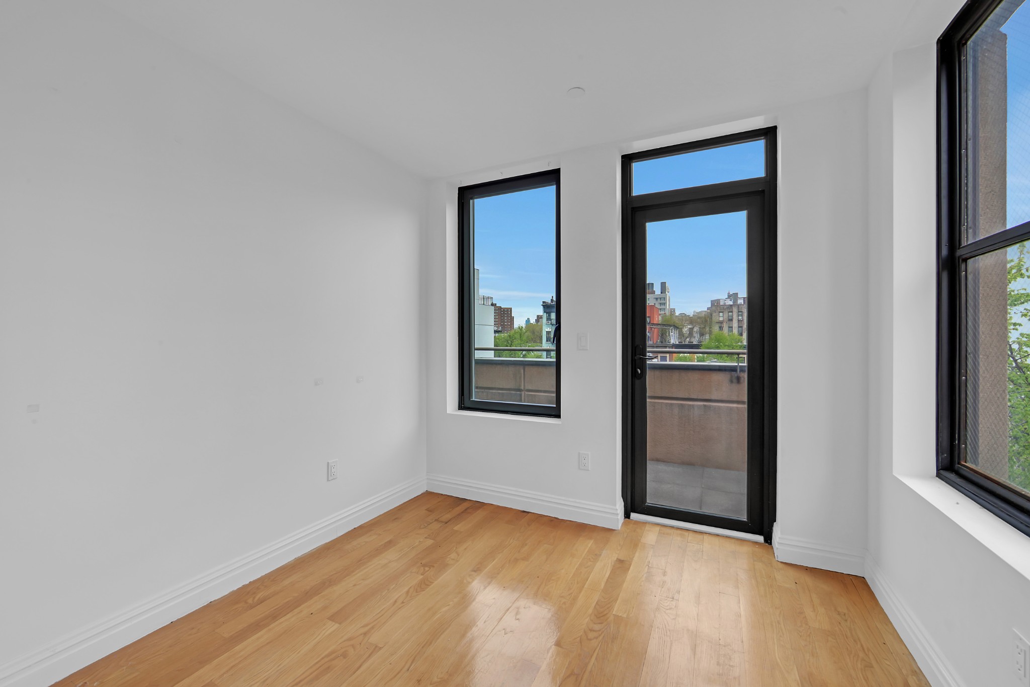 419 E 117th Street PH5