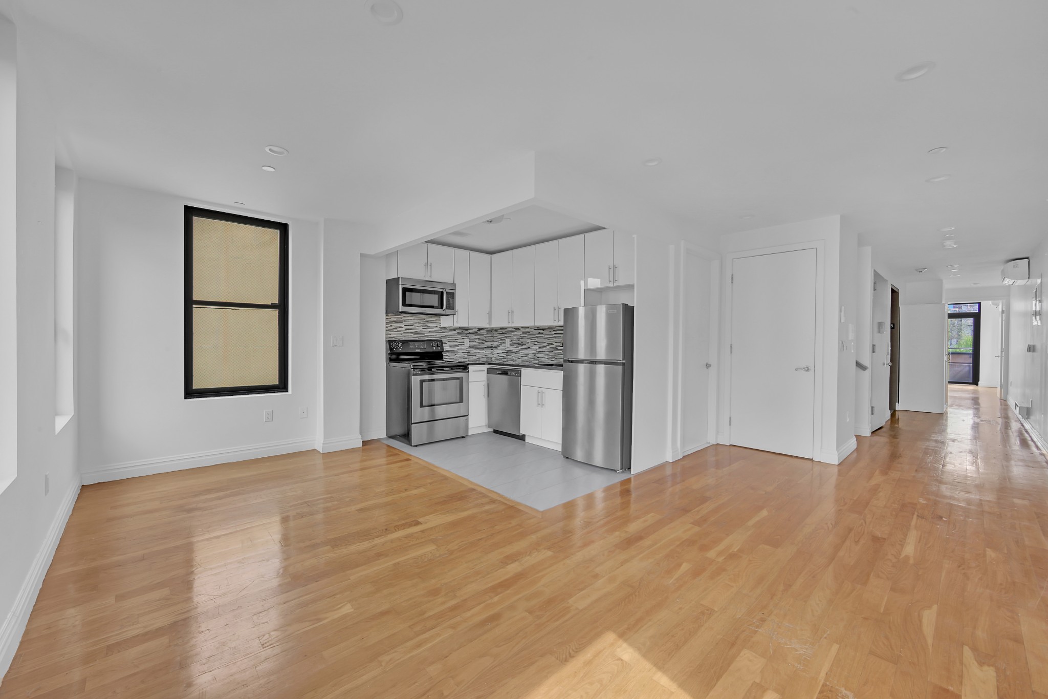 419 E 117th Street PH5