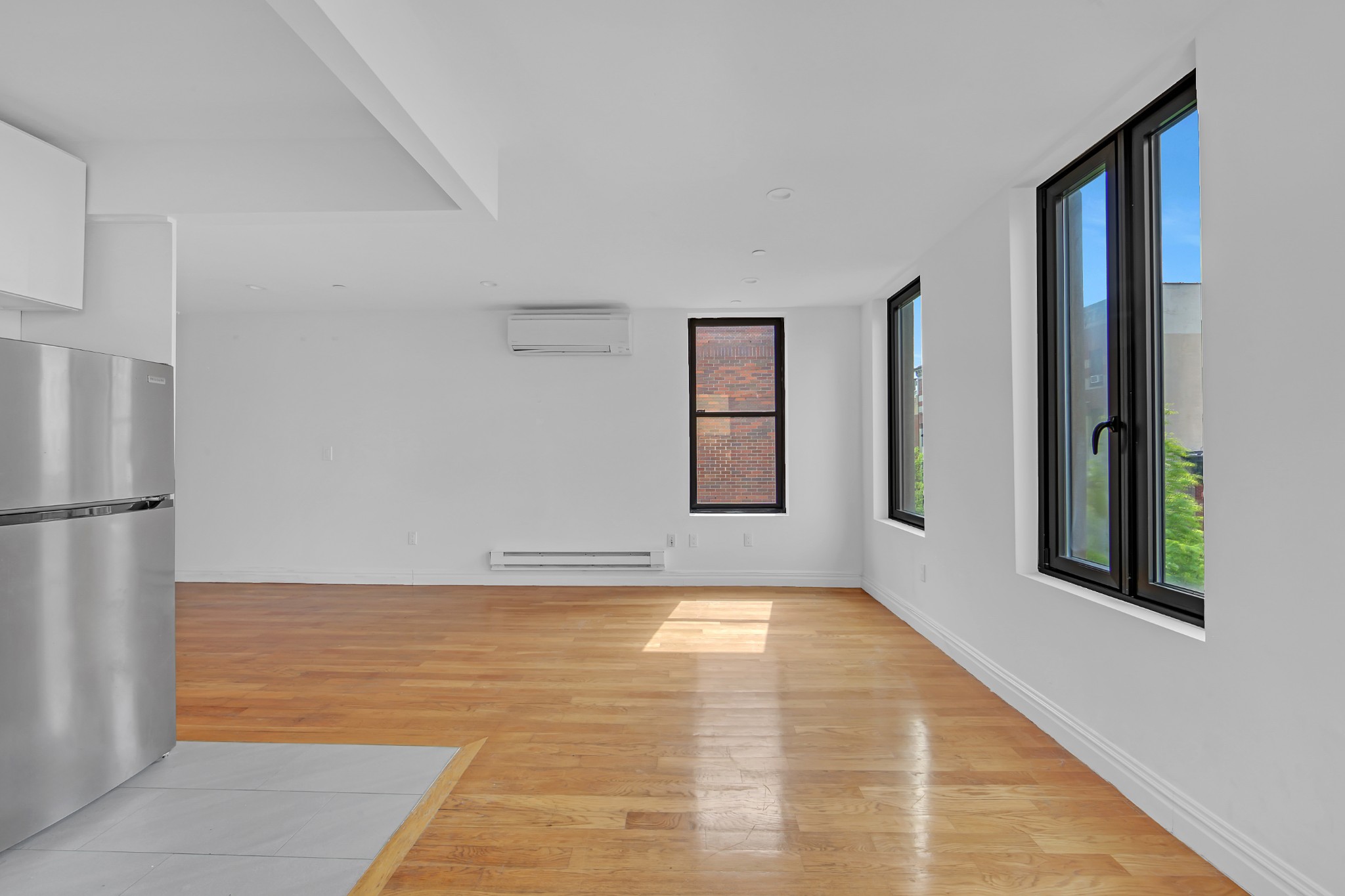 419 E 117th Street PH5