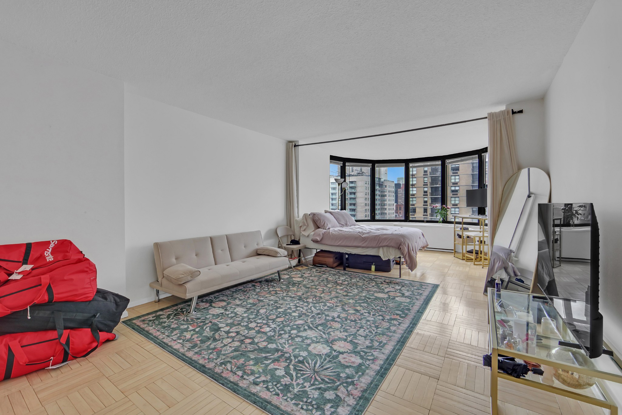 330 E 38th Street 31H1