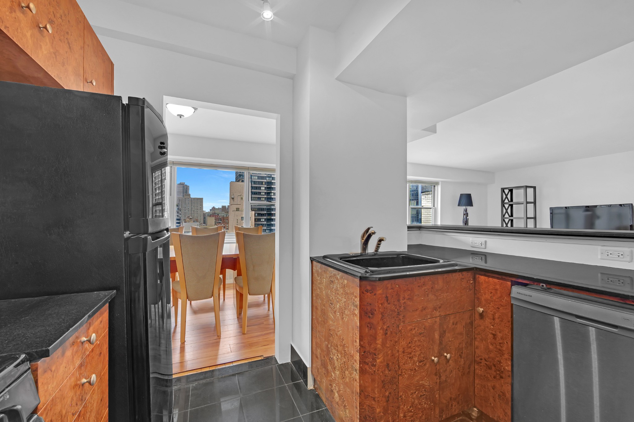 333 E 46th Street 18A