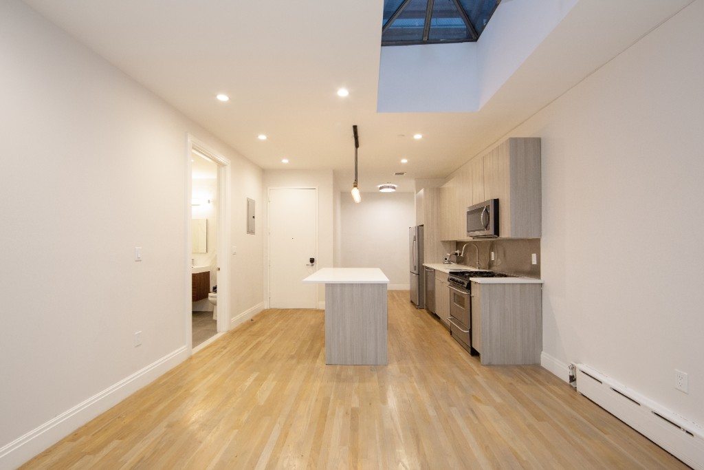 45 Beekman Street 2S