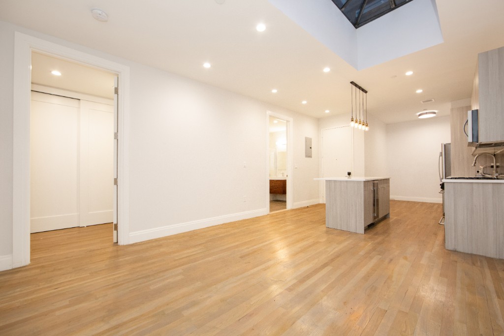 45 Beekman Street 2S