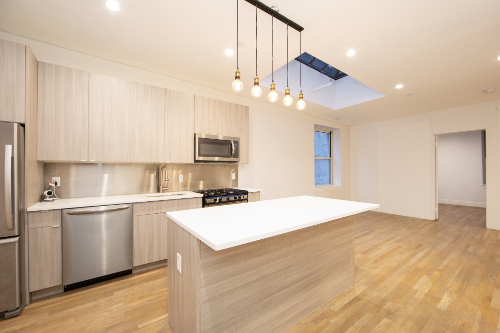 45 Beekman Street 2S