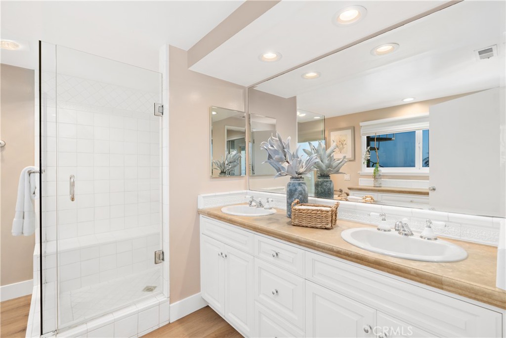 2609 Lighthouse Lane