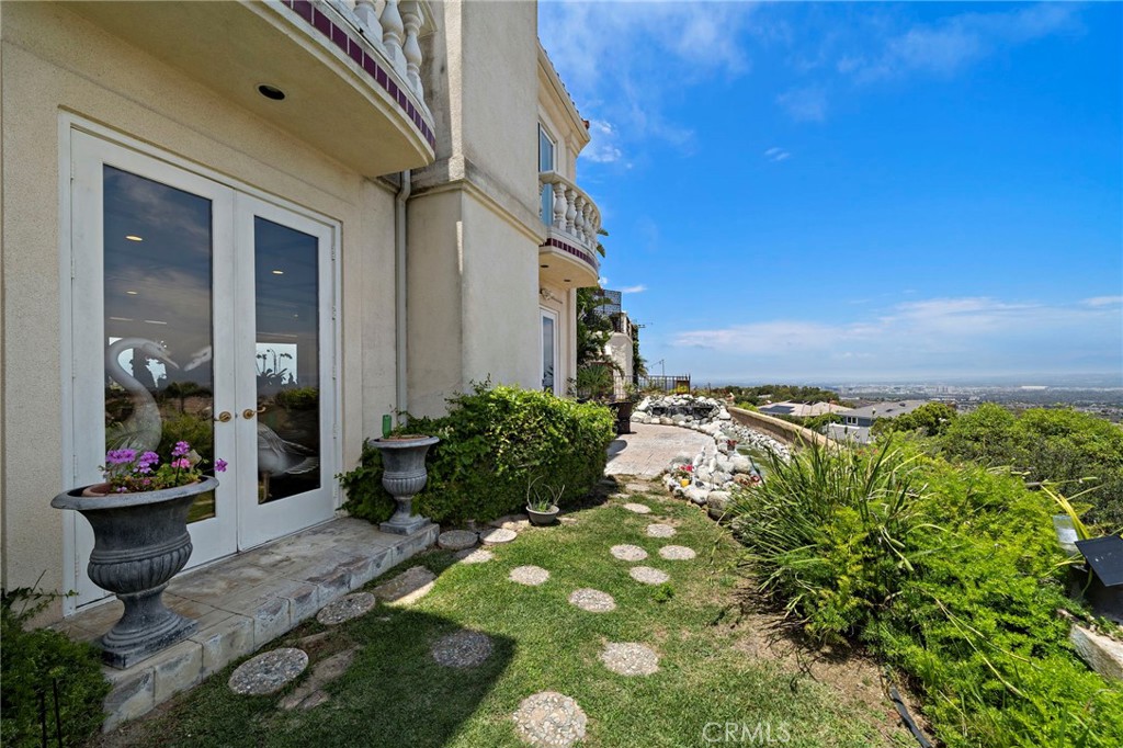 12 Rocky Point Road