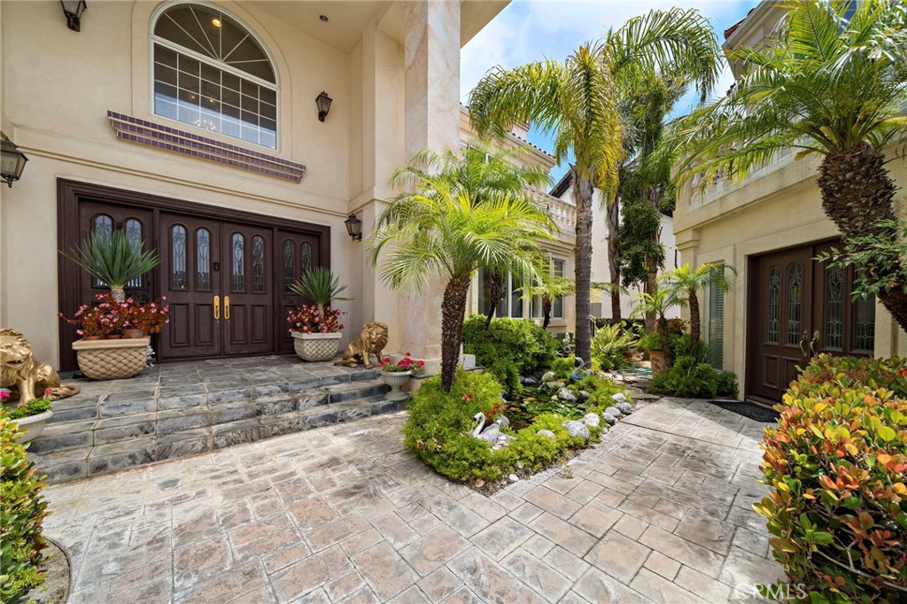 12 Rocky Point Road