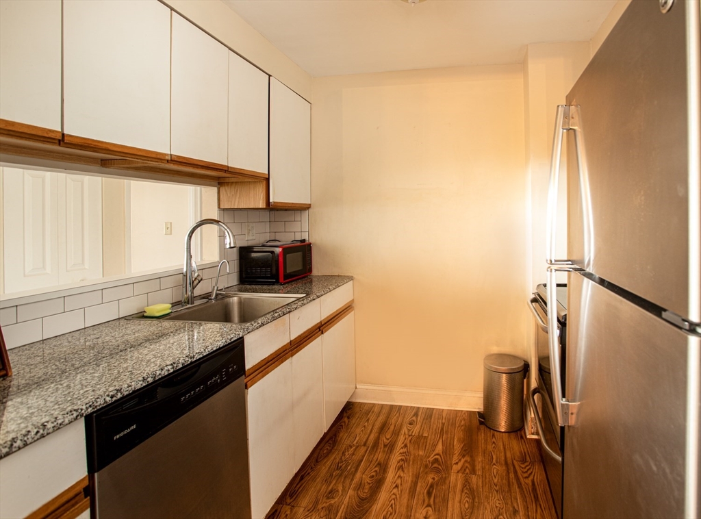 750 Davol St # 413