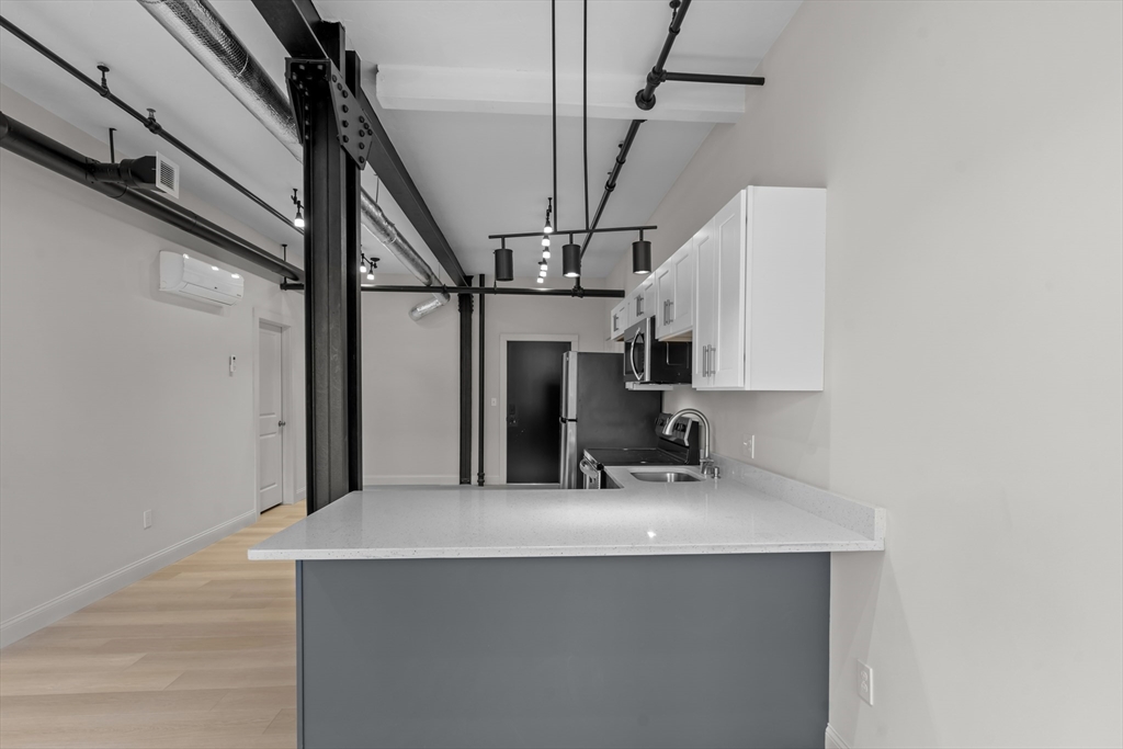 105 William St # 306