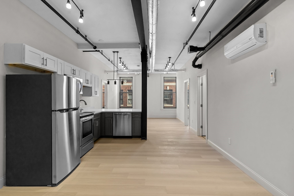 105 William St # 306
