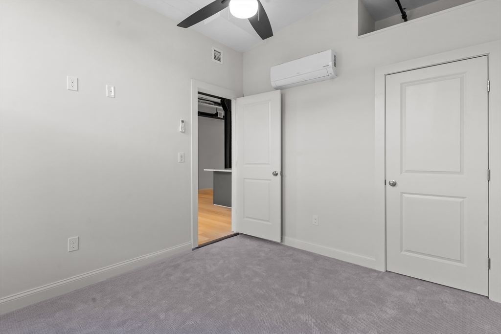 105 William St # 306