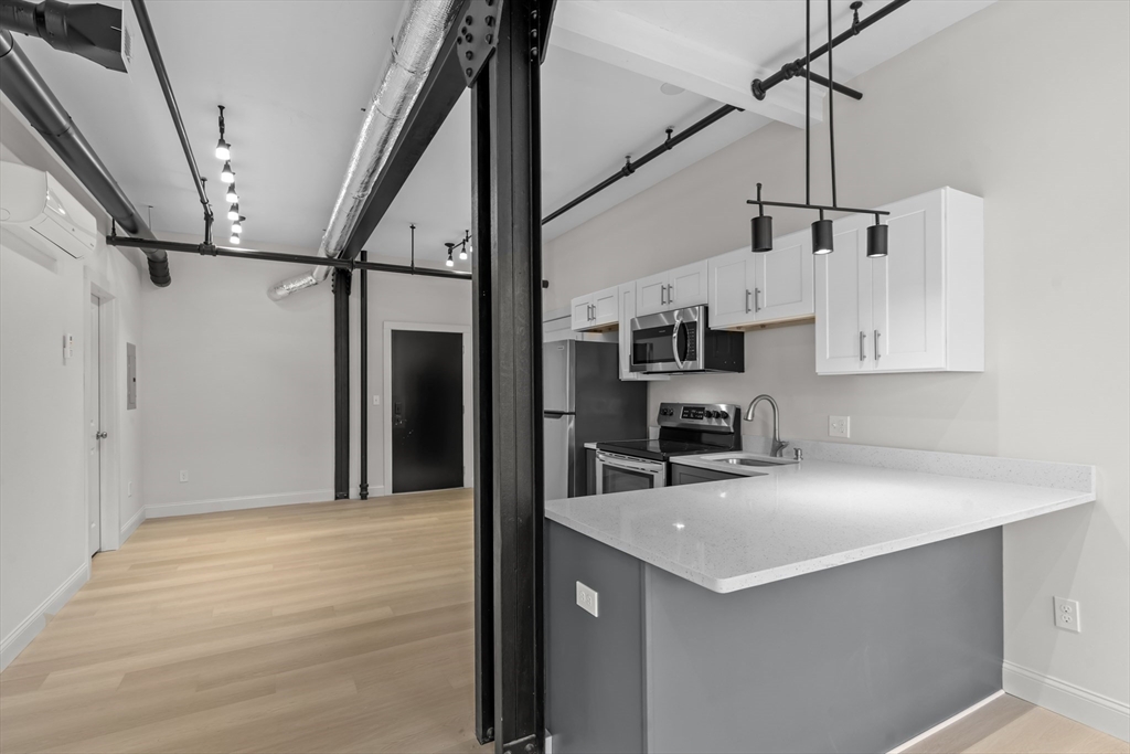 105 William St # 306
