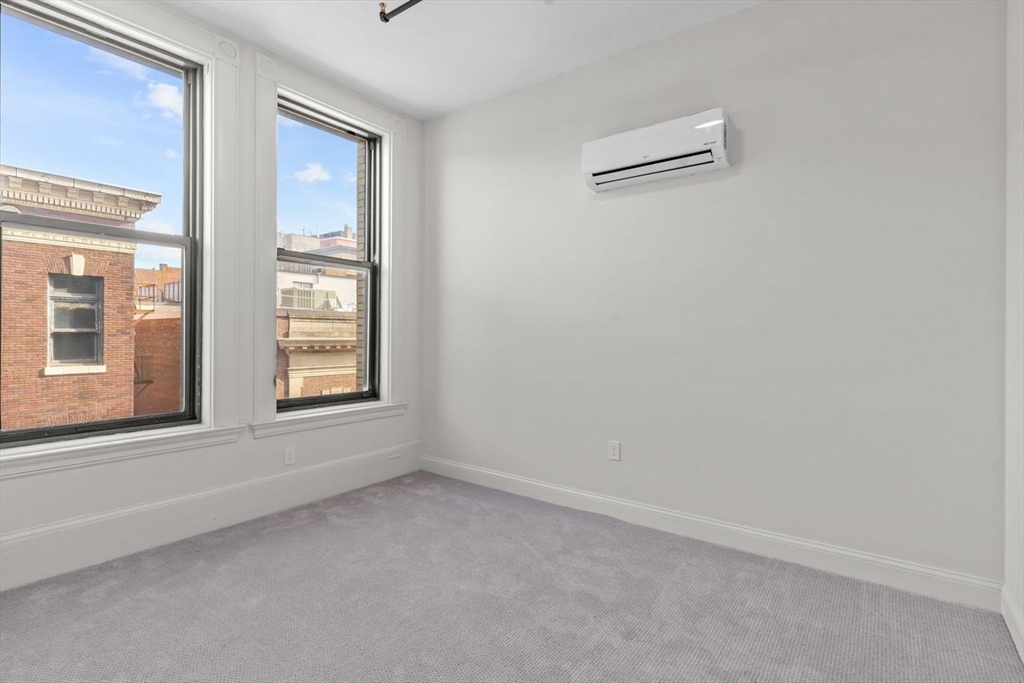 105 William St # 306